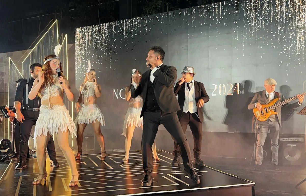 Espectáculo en Santa Fe con iluminación profesional