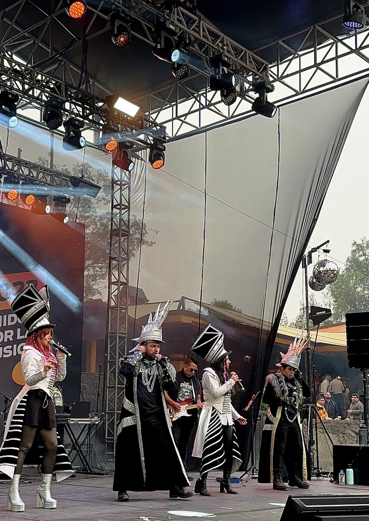 Espectáculo en lienzo charro con música en vivo